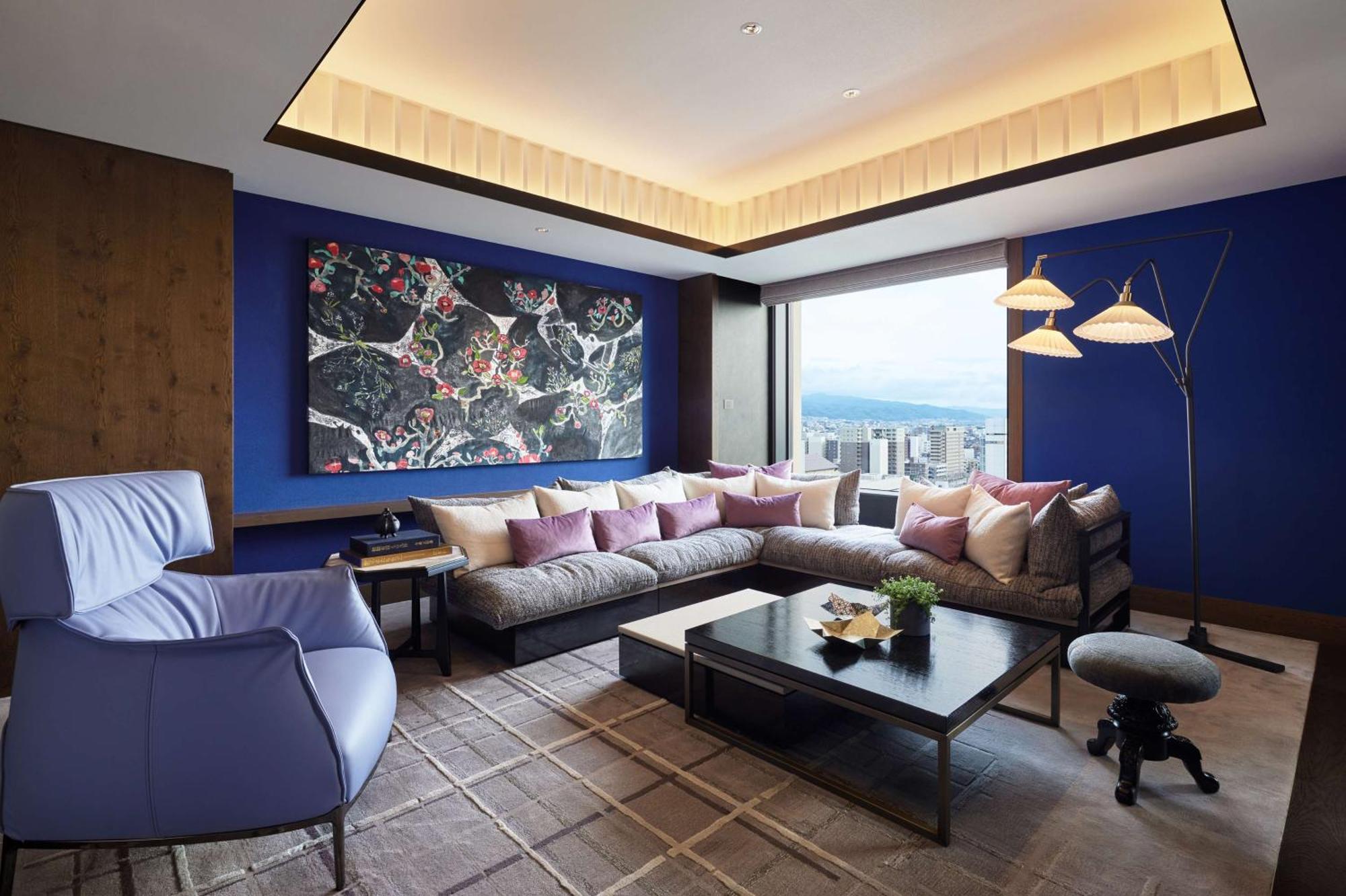 ไฮแอท เซ็นทริก คานาซาวะ Hotel คานาซาว่า ภายนอก รูปภาพ A living room at the Ritz-Carlton, Osaka