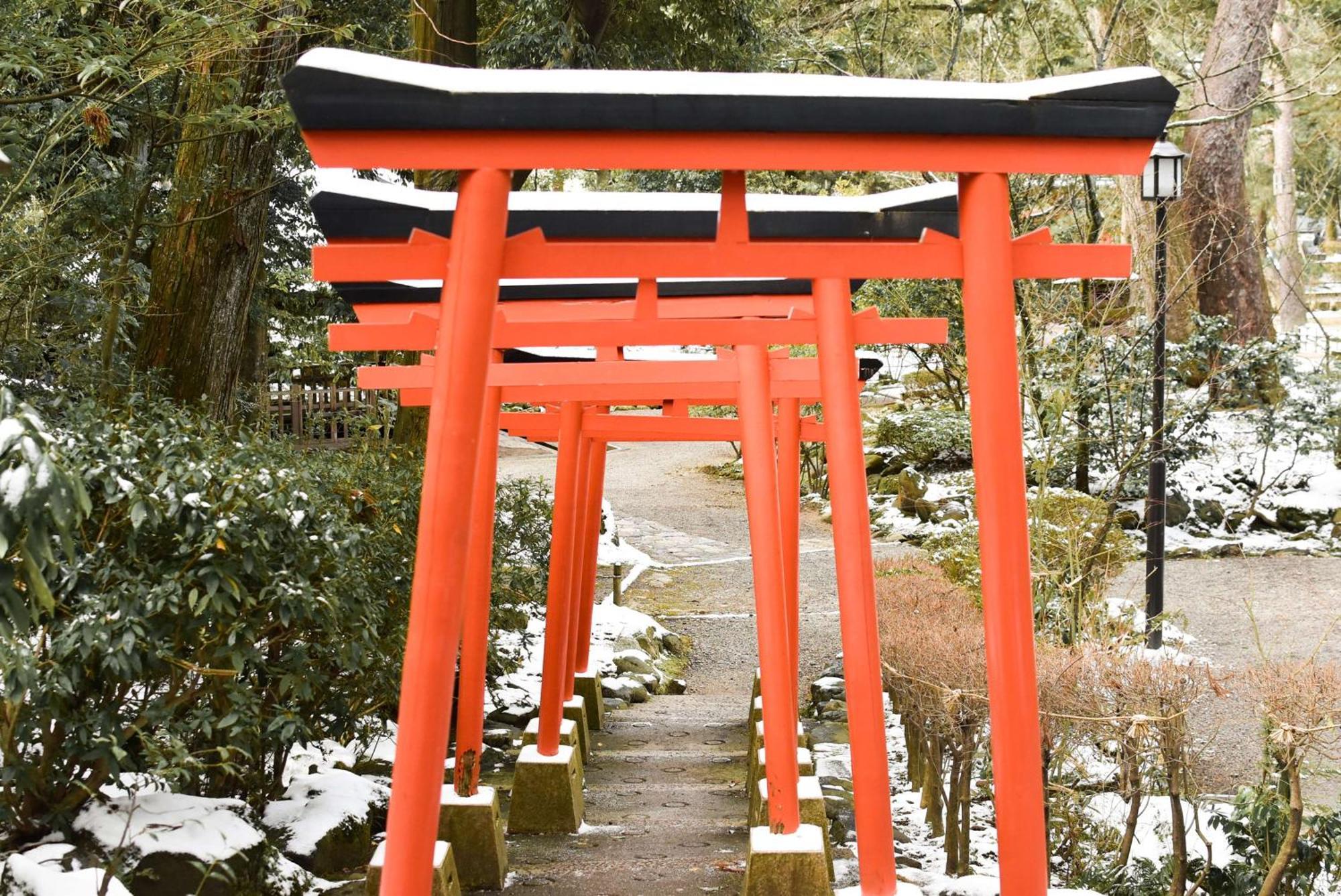 ไฮแอท เซ็นทริก คานาซาวะ Hotel คานาซาว่า ภายนอก รูปภาพ Torii at the shrine